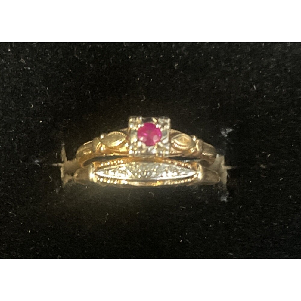 Vintage Art Carved 14k yellow & white gold ruby stack ring Size 5.5 See pics